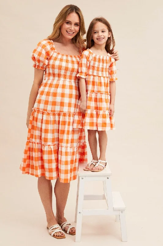 Midi dresses with printed lining for a hidden and stylish detail Check Short Sleeve Shirred Midi Dress