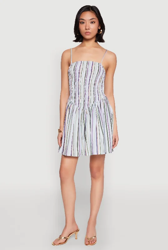 Mini dresses with pleated skirts for a classic look Spoon Jeans Smocked Stripe Mini Dress Mini dresses with pleated skirts for a classic look Spoon Jeans Smocked Stripe Mini Dress
