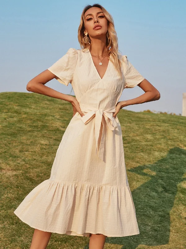 A - line midi dresses with floral prints for spring brunches KittenAlarm - Bow tie v-neck ruffled short-sleeved sweet long dress A - line midi dresses with floral prints for spring brunches KittenAlarm - Bow tie v-neck ruffled short-sleeved sweet long dress