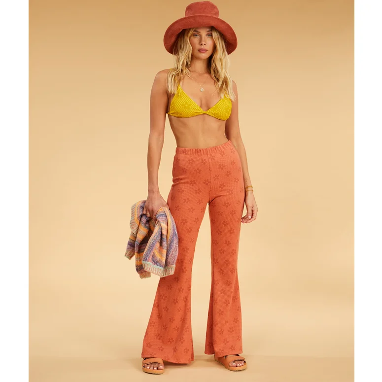 Bell - Bottom Style Women's Denim Pants with Embroidered DetailsSalty Blonde x Billabong Flared Flowers Flared Pants Bell - Bottom Style Women's Denim Pants with Embroidered DetailsSalty Blonde x Billabong Flared Flowers Flared Pants