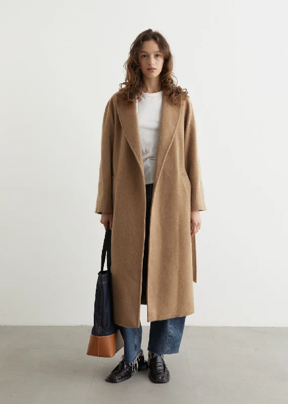 Mid - length women's down coats in a slim fit for a modern and sleek appearanceFloriane Coat Mid - length women's down coats in a slim fit for a modern and sleek appearanceFloriane Coat