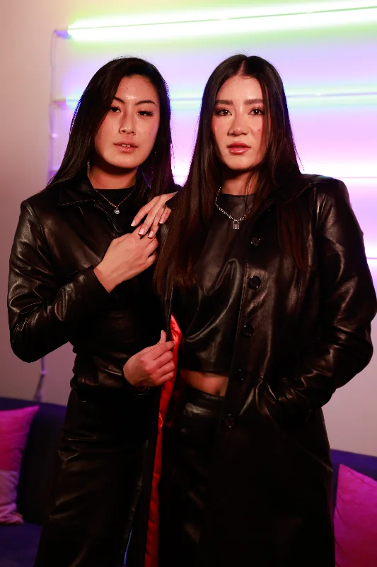 Oversized women's wool coats in a monochromatic look for a trendy outfitThe Great Coat called by Vogue Magazine Oversized women's wool coats in a monochromatic look for a trendy outfitThe Great Coat called by Vogue Magazine