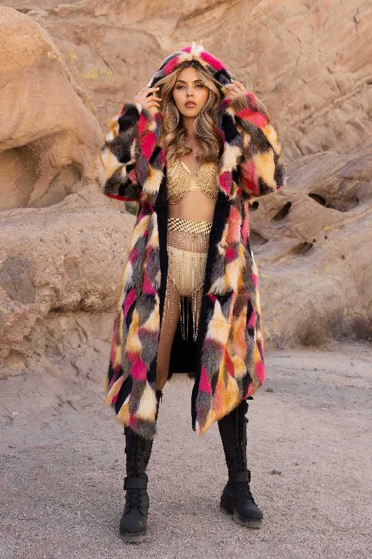 Belted women's cashmere coats in soft pastels for a luxurious feelWomen's Desert Warrior Coat in "Acid Poly Pink" Belted women's cashmere coats in soft pastels for a luxurious feelWomen's Desert Warrior Coat in "Acid Poly Pink"