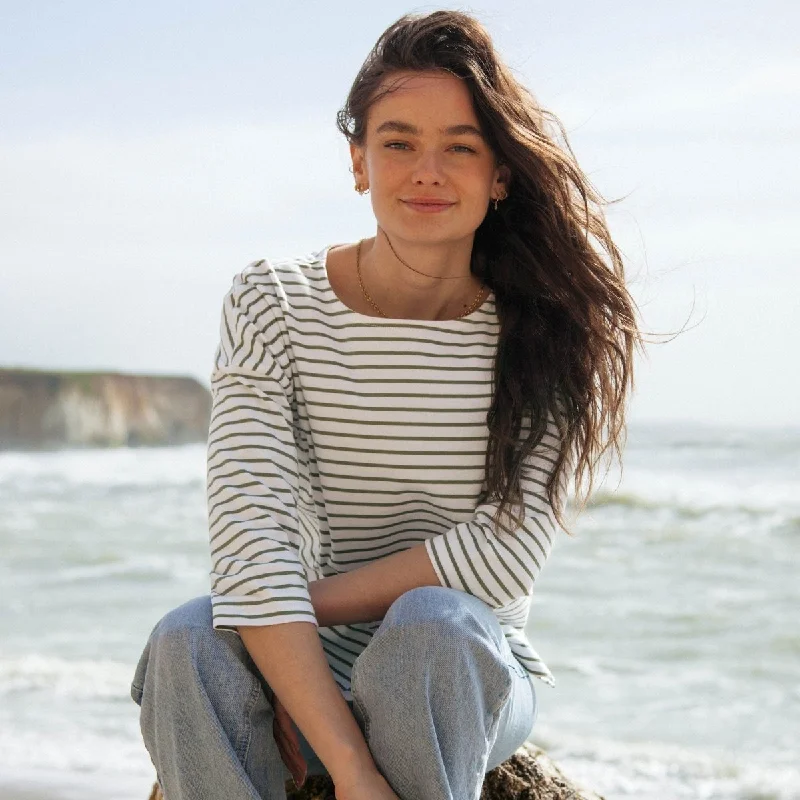 Pocketed Women T Shirt for Added FunctionalityStriped Boat Neck Top