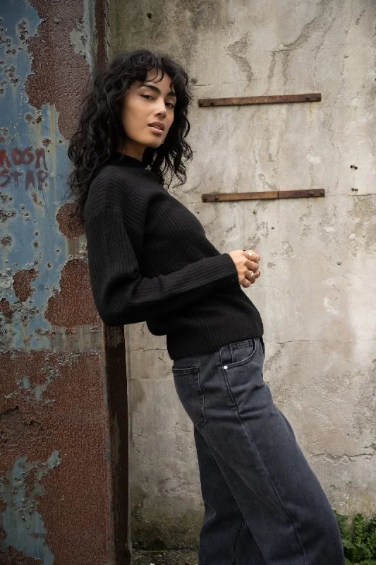 Plus Size Women's Oversized Chunky Knit SweatersTILTIL Ronja Crewneck Knit Black