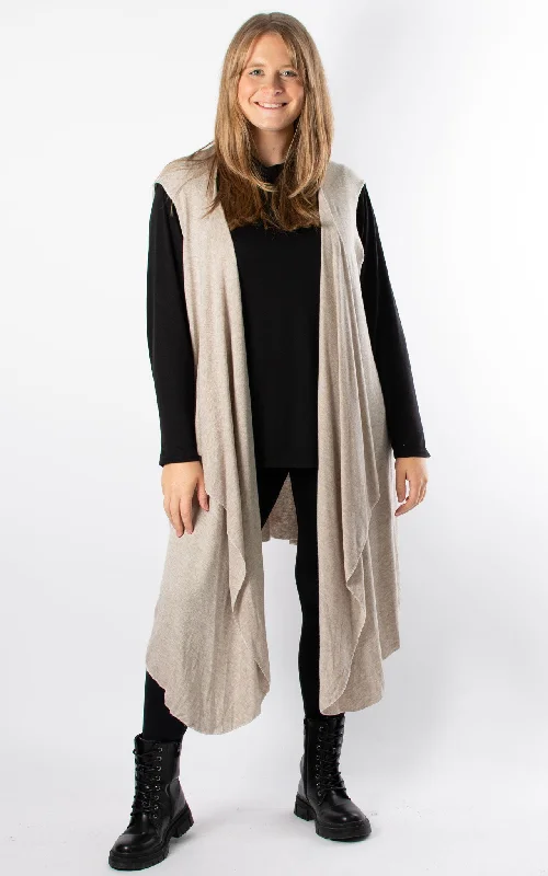 Women's faux fur - trimmed denim jackets for a trendy and cozy styleRae Waistcoat | Oat Women's faux fur - trimmed denim jackets for a trendy and cozy styleRae Waistcoat | Oat
