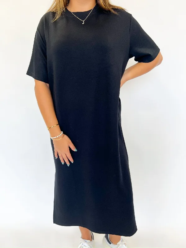 Mini Women Dress with a Short Hem for a Young and Trendy Style Mini Women Dress with a Short Hem for a Young and Trendy Style Black Rayon Dress Mini Women Dress with a Short Hem for a Young and Trendy Style Mini Women Dress with a Short Hem for a Young and Trendy Style Black Rayon Dress