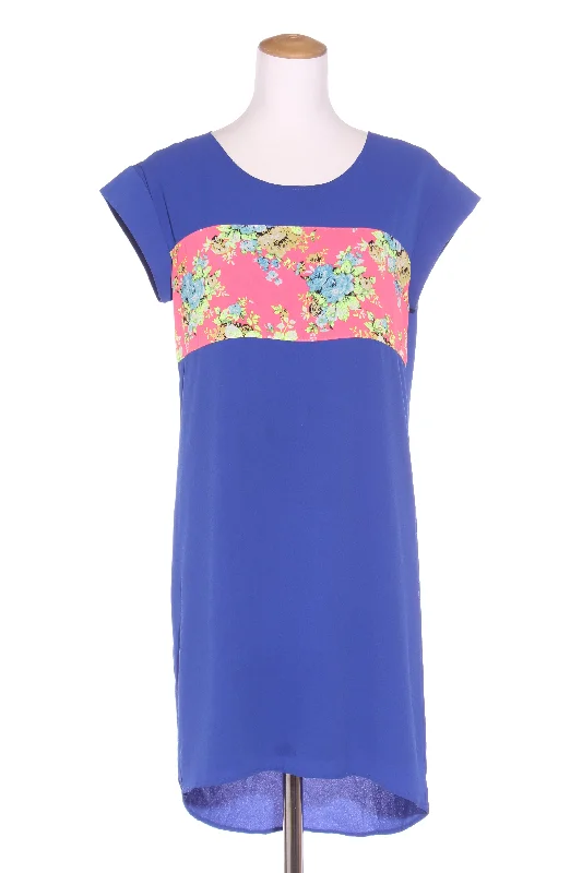 Backless Women Dress for a Sexy and Alluring Look at Evening Events Backless Women Dress for a Sexy and Alluring Look at Evening Events CHARLO - Floral band dress - Cobalt! 10 Backless Women Dress for a Sexy and Alluring Look at Evening Events Backless Women Dress for a Sexy and Alluring Look at Evening Events CHARLO - Floral band dress - Cobalt! 10
