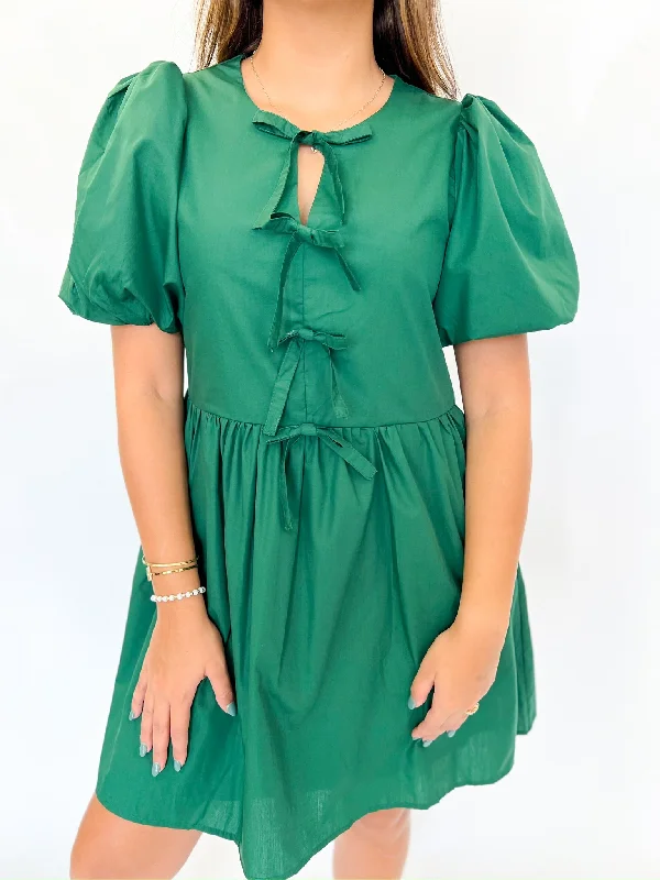 Ball Gown Women Dress with a Full Skirt for a Princess - like Look Ball Gown Women Dress with a Full Skirt for a Princess - like Look Hunter Green Bow Tied Dress Ball Gown Women Dress with a Full Skirt for a Princess - like Look Ball Gown Women Dress with a Full Skirt for a Princess - like Look Hunter Green Bow Tied Dress