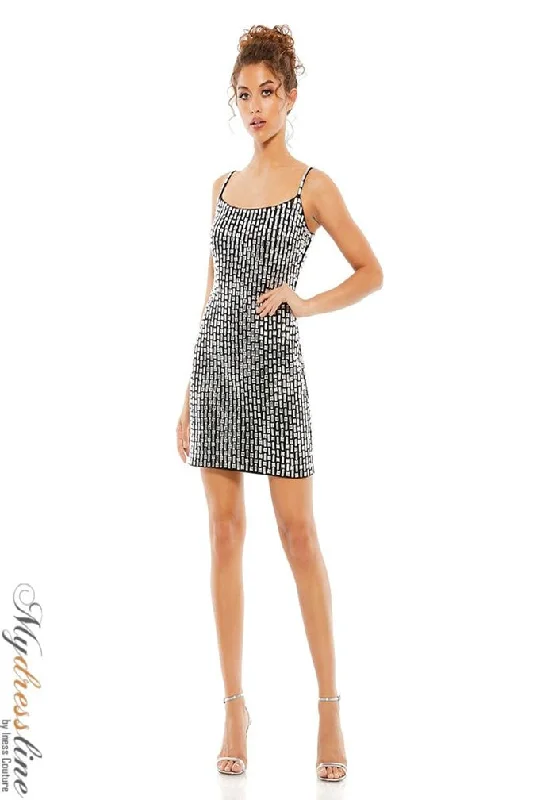 Halter Neck Women Dress to Show Off the Shoulders and Neckline Halter Neck Women Dress to Show Off the Shoulders and Neckline Mac Duggal 10782 Halter Neck Women Dress to Show Off the Shoulders and Neckline Halter Neck Women Dress to Show Off the Shoulders and Neckline Mac Duggal 10782