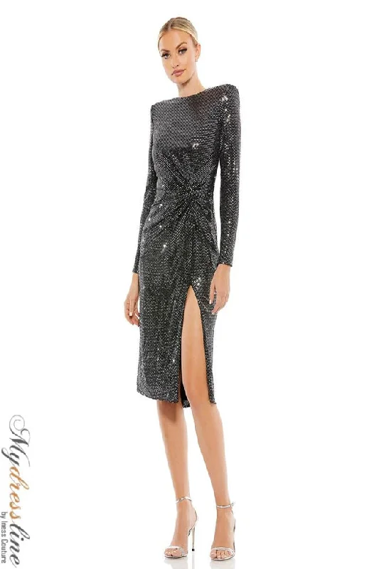 Halter Neck Women Dress to Show Off the Shoulders and Neckline Halter Neck Women Dress to Show Off the Shoulders and Neckline Mac Duggal 26721 Halter Neck Women Dress to Show Off the Shoulders and Neckline Halter Neck Women Dress to Show Off the Shoulders and Neckline Mac Duggal 26721