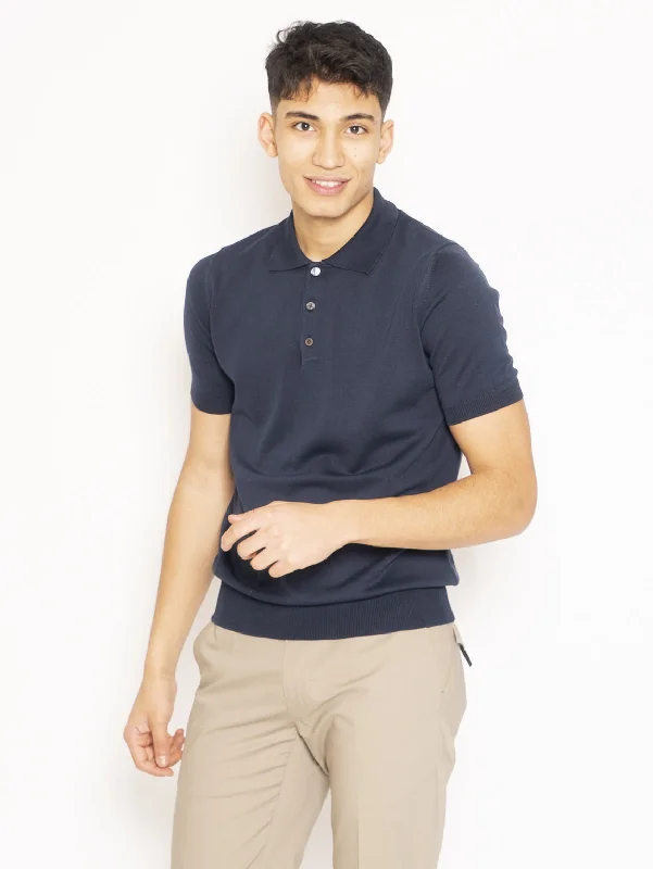 Wrinkle - resistant polo shirt for travel conveniencePolo con Bottoni Blu