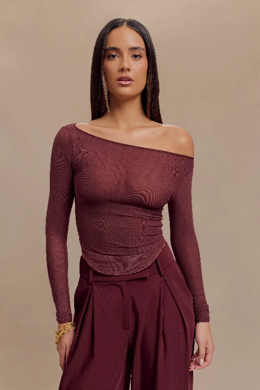 Floral Printed Women Long Sleeve Top for a Romantic LookColette Boat Neck Mesh Top - Mahogany Floral Printed Women Long Sleeve Top for a Romantic LookColette Boat Neck Mesh Top - Mahogany