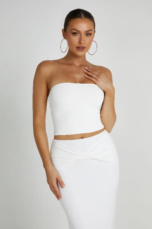Off - Shoulder Women's Crop Top in Navy for a Chic and Trendy Beach EnsembleDakota Tube Top - White