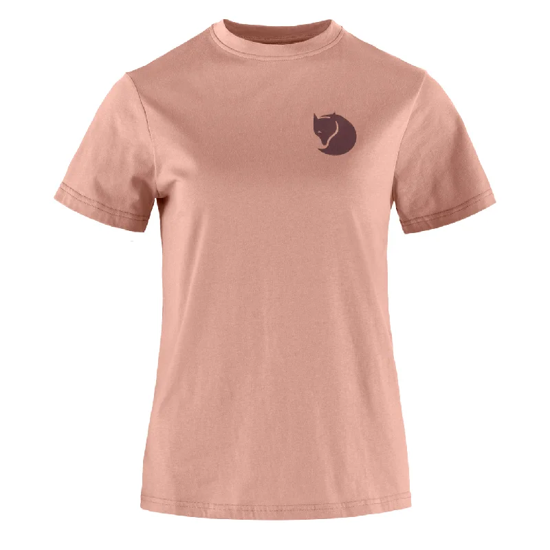 High - low hem polo shirt for a modern touchFjallraven Womens Fox Boxy Logo Tee Dusty Rose High - low hem polo shirt for a modern touchFjallraven Womens Fox Boxy Logo Tee Dusty Rose