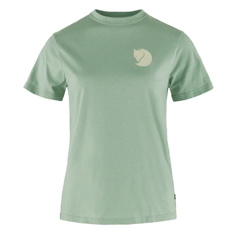 Floral print short - sleeve polo shirt for a feminine lookFjallraven Womens Fox Boxy Logo Tee Misty Green Floral print short - sleeve polo shirt for a feminine lookFjallraven Womens Fox Boxy Logo Tee Misty Green