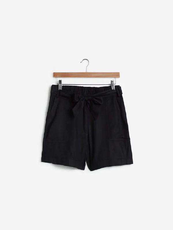 Denim Women Shorts with Distressed Details for a Casual VibeLOV Black Jill Shorts with Belt Denim Women Shorts with Distressed Details for a Casual VibeLOV Black Jill Shorts with Belt