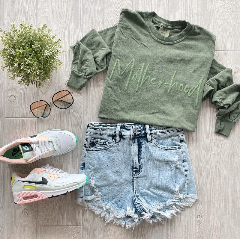 Mock Neck Women Long Sleeve Top for a Modern AestheticMotherhood • Olive Long Sleeve Mock Neck Women Long Sleeve Top for a Modern AestheticMotherhood • Olive Long Sleeve