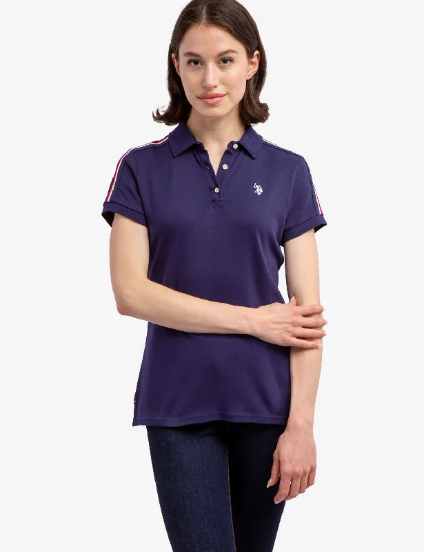 Geo - print polo shirt for a contemporary styleMULTI SHOULDER STRIPE POLO SHIRT