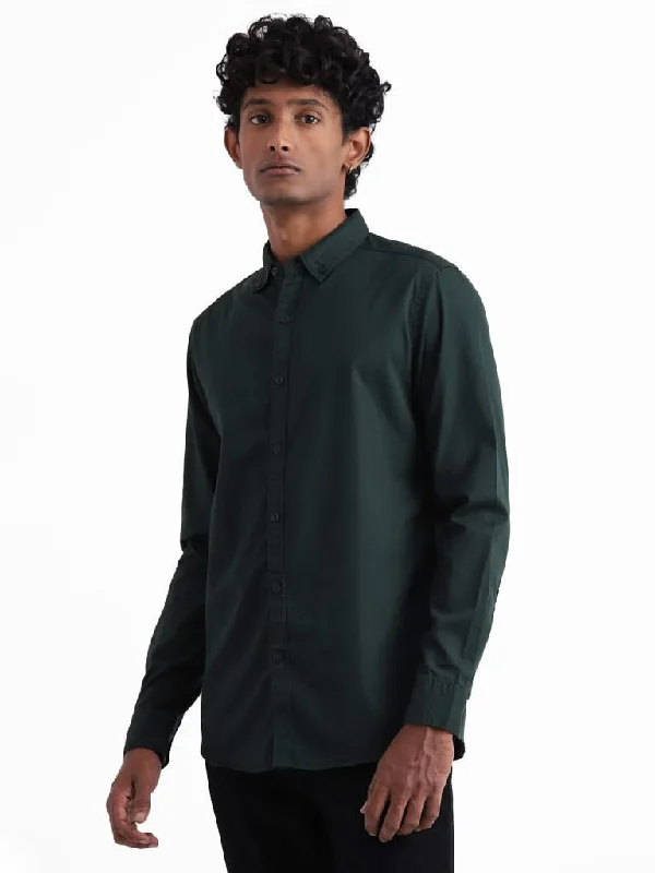 Leather Look Women Shorts for an Edgy and Chic StyleNuon Emerald Green Slim-Fit Shirt Leather Look Women Shorts for an Edgy and Chic StyleNuon Emerald Green Slim-Fit Shirt