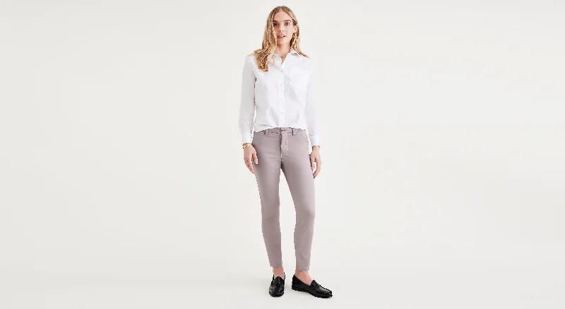 Leather Look Women Shorts for an Edgy and Chic StyleWeekend Chinos, Skinny Fit: Premium Edition Leather Look Women Shorts for an Edgy and Chic StyleWeekend Chinos, Skinny Fit: Premium Edition